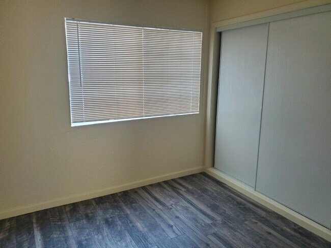 Foto del edificio - 596 Friendly Ln