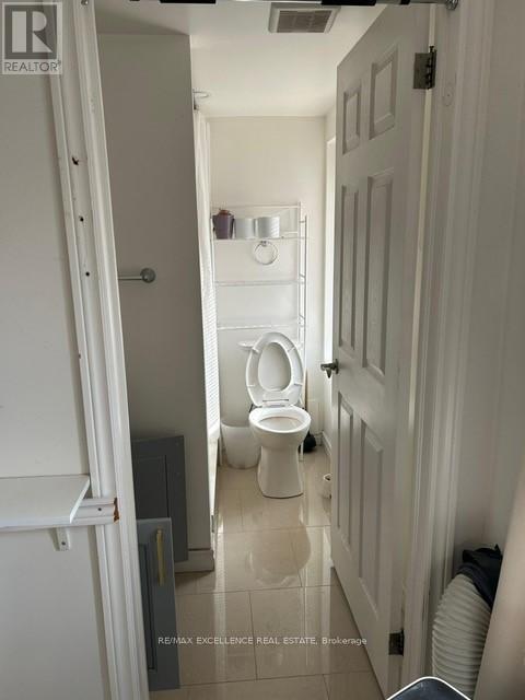 Photo du bâtiment - 1114 College St