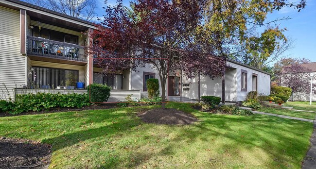 Building Photo - P11 Avon Dr
