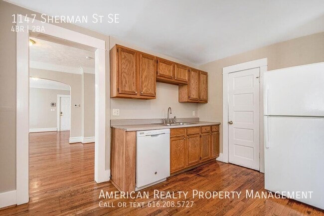 Building Photo - 1147 Sherman St SE