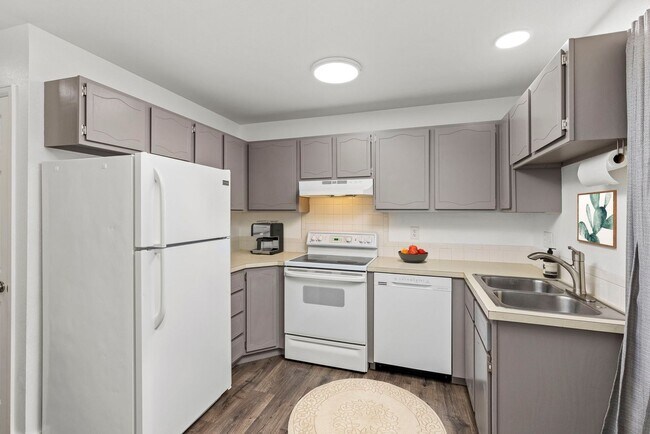 Foto del edificio - 4897-4897 Basswood Dr