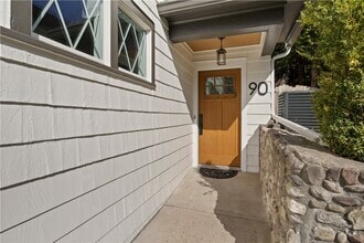 Building Photo - 90 Stoneleigh Ct