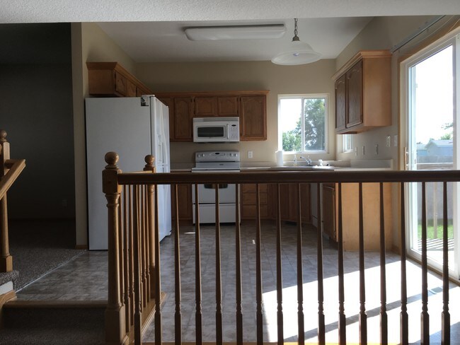 Litchen - 580 SE Westgate Dr