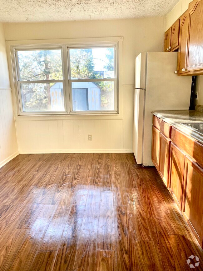 2 Bedroom Apartments For Rent in Canton, MI with Washer & Dryer 467