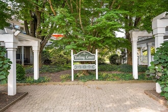 Building Photo - 2816 Yarling Ct