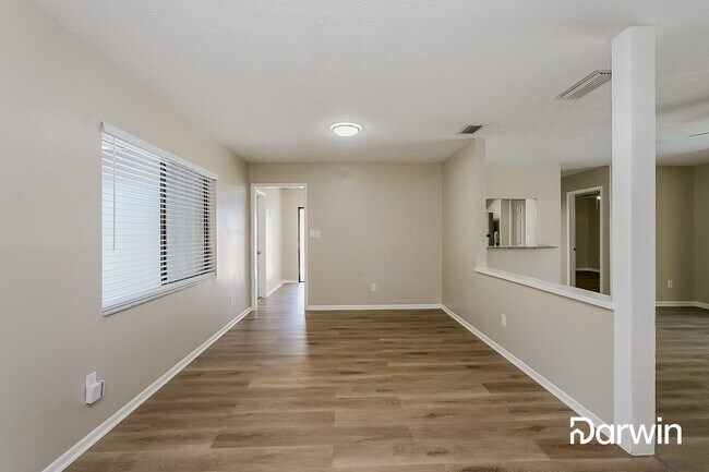 Building Photo - 15712 Squirrel Tree Pl