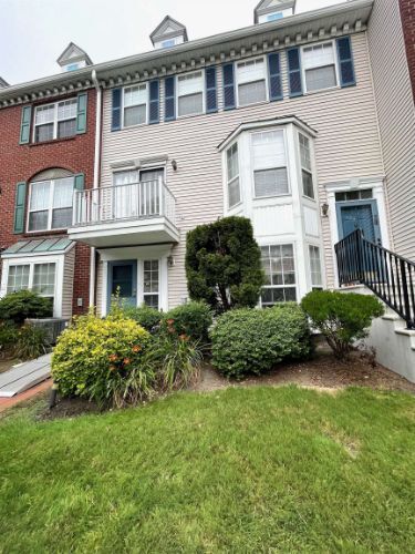 Primary Photo - 19 CYPRESS St