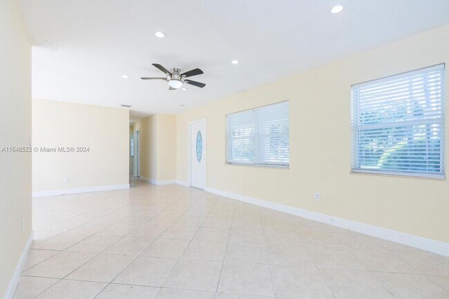 Building Photo - 10875 Westwood Lake Drive, Miami, FL 33165