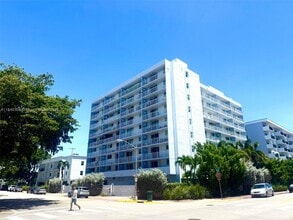 Building Photo - 1045 10th St