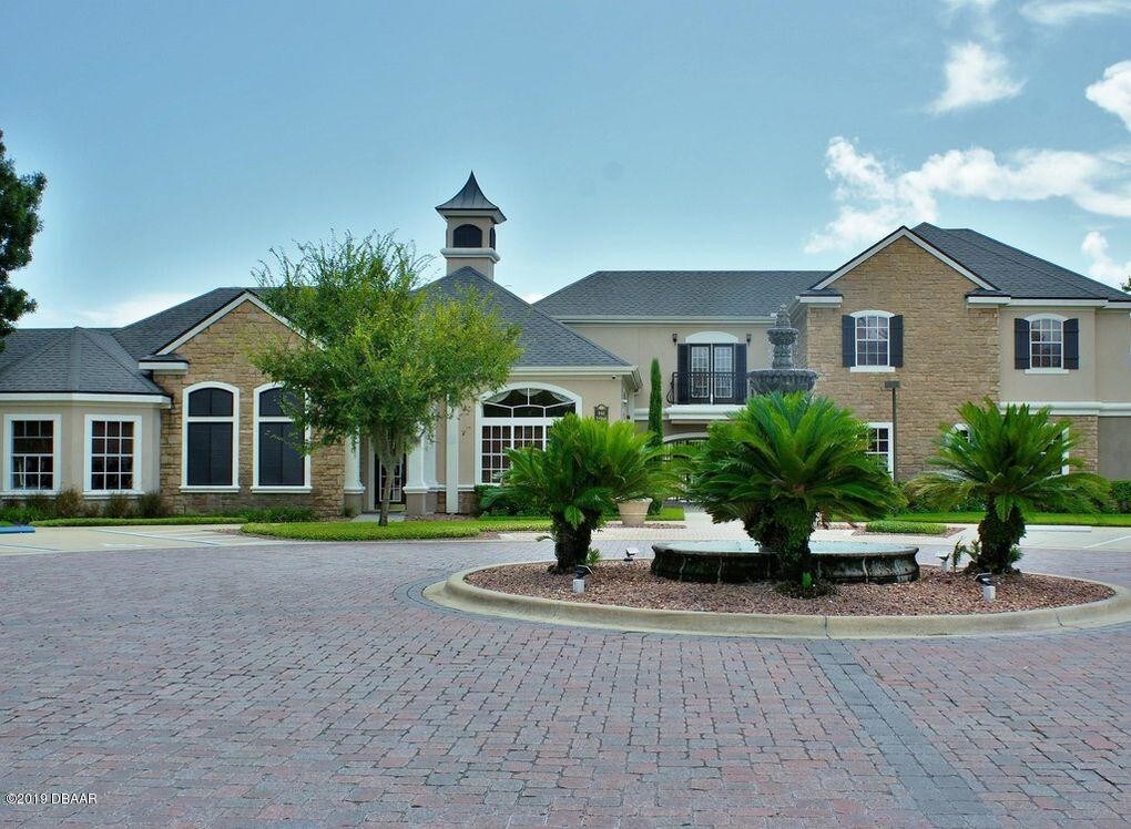 940 Village Trail Unit 4206