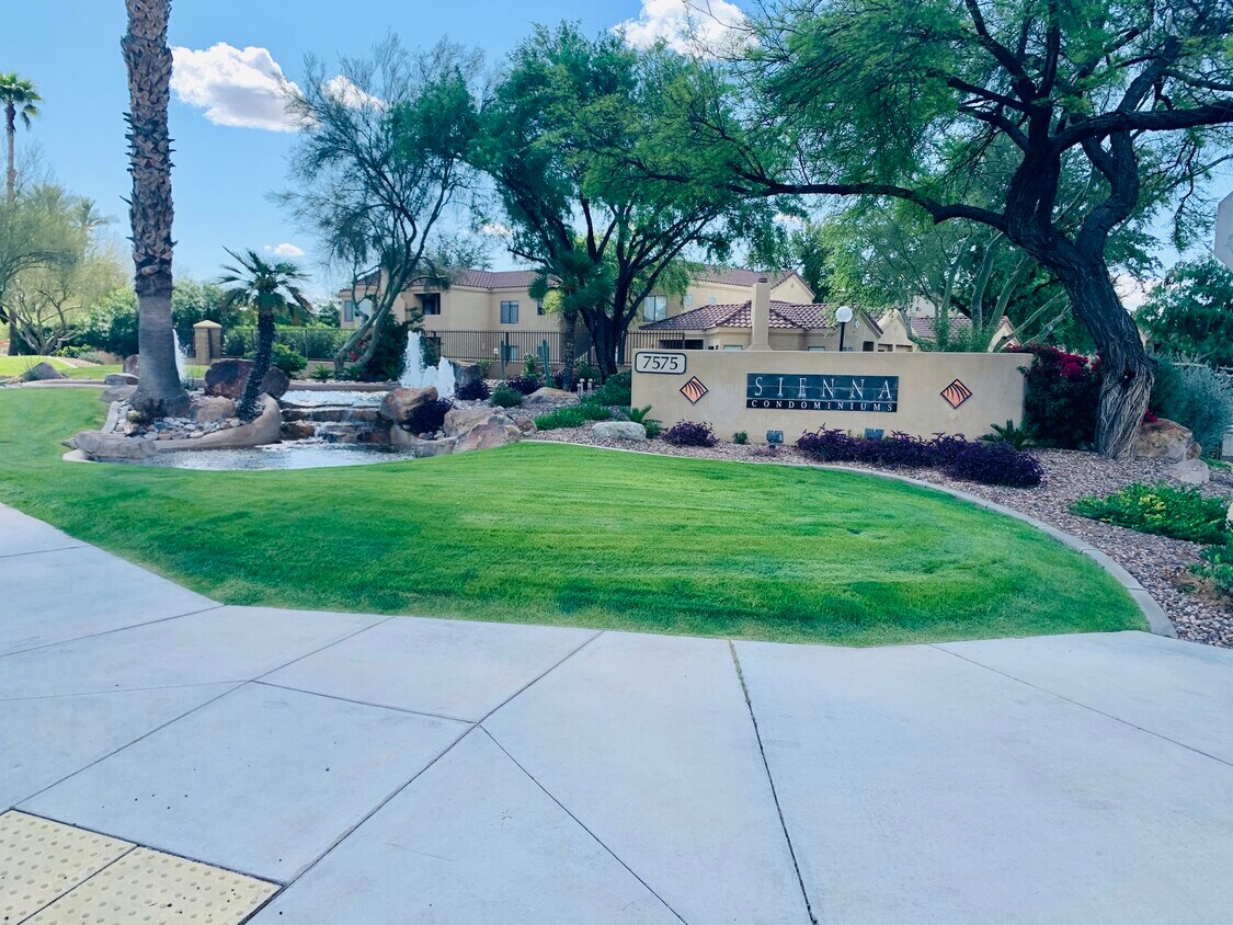 Sienna Condominiums - 7575 E Indian School Rd