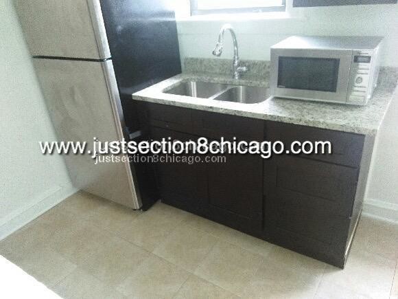 Building Photo - 7822 S Laflin