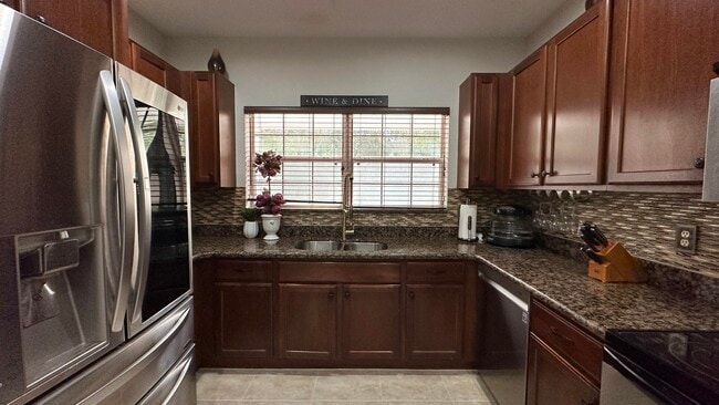 Building Photo - 4702 Cohune Palm Ct