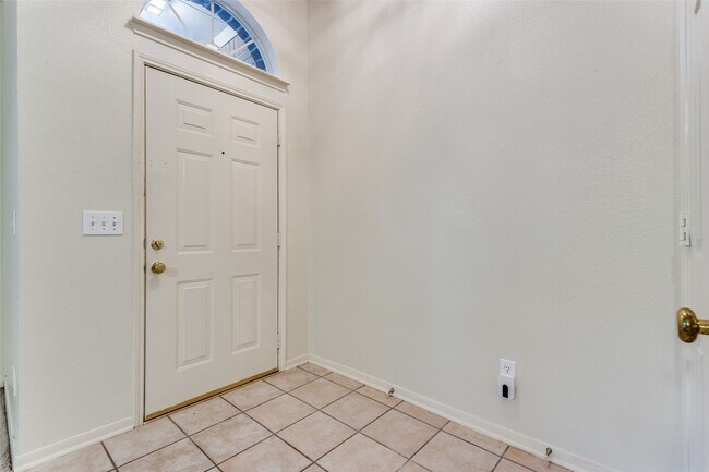 Foto del edificio - 127 S Winterport Cir