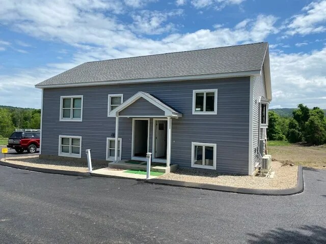 Primary Photo - 409 N East St