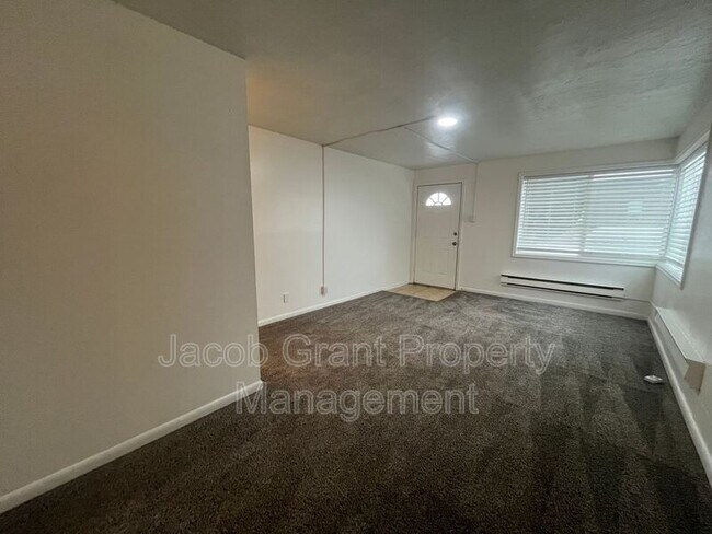 Foto del edificio - 575 Tiger Ave