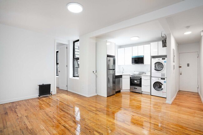 Building Photo - 141 Edgecombe Ave