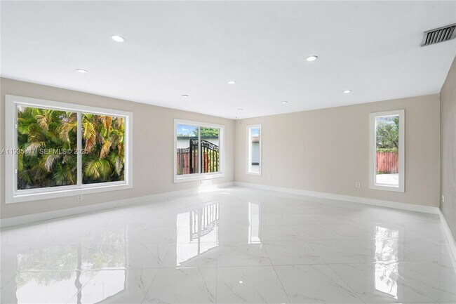 Foto del edificio - 13611 SW 77th St