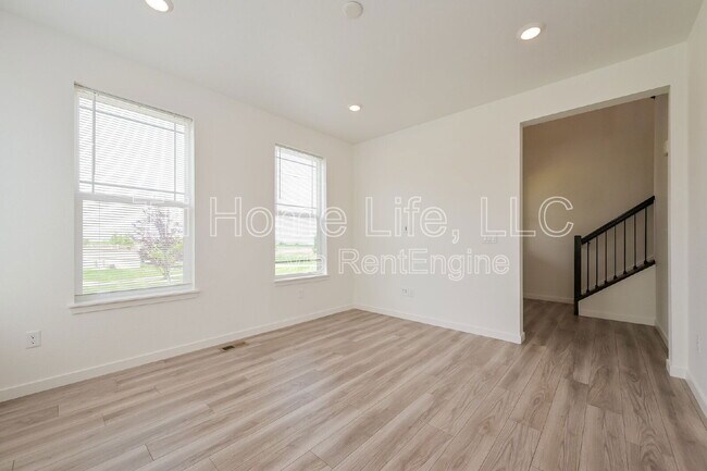Foto del edificio - 17676 Olive St