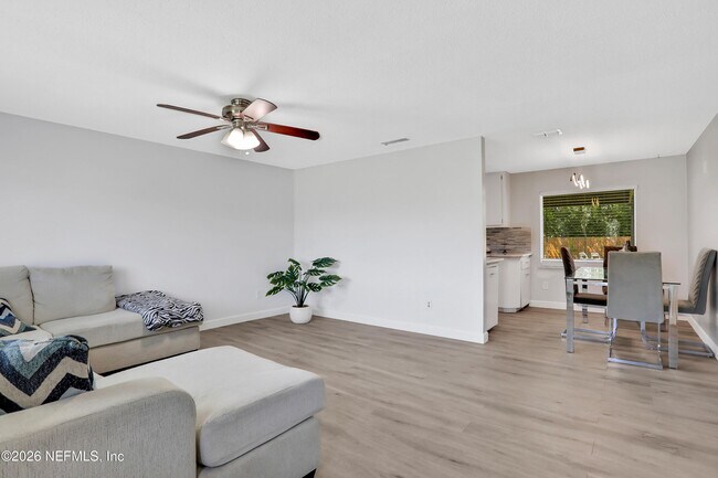 Foto del edificio - 7598 Pheasant Path Dr