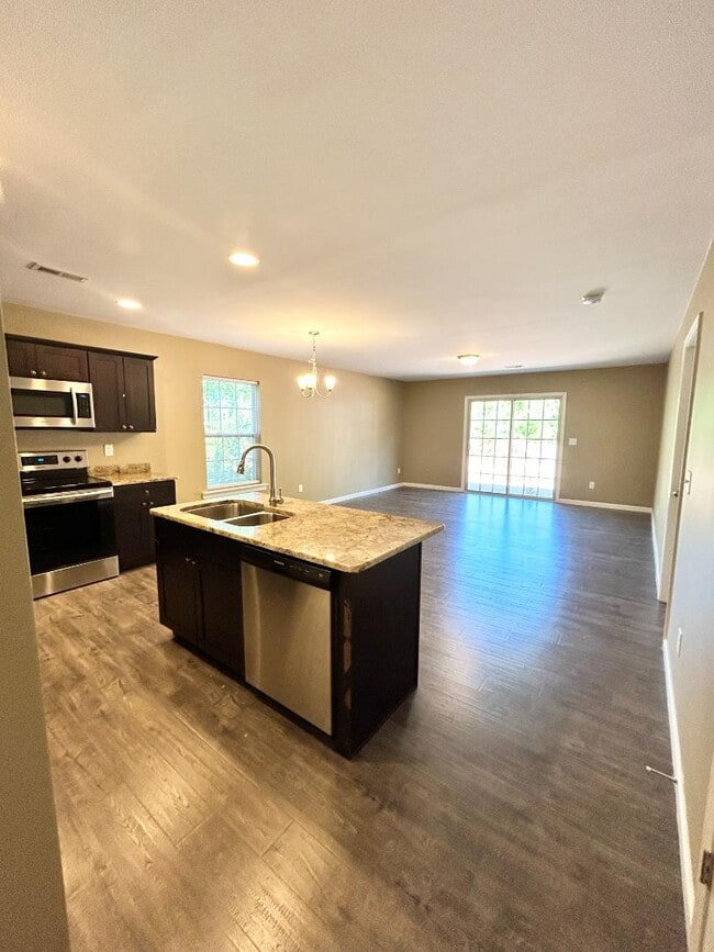 Building Photo - 120 Dogwood Ln