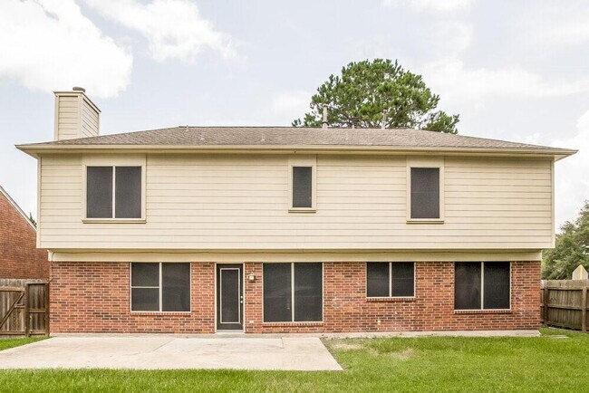 Foto del edificio - 18919 Oakway Dr