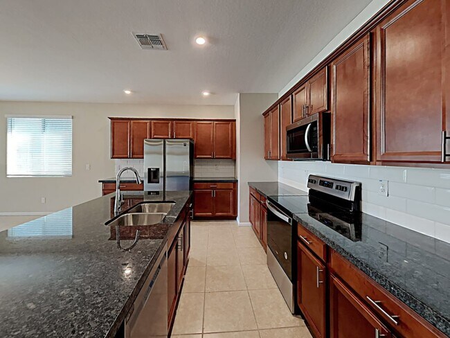 Foto del edificio - 17816 W Daley Ln