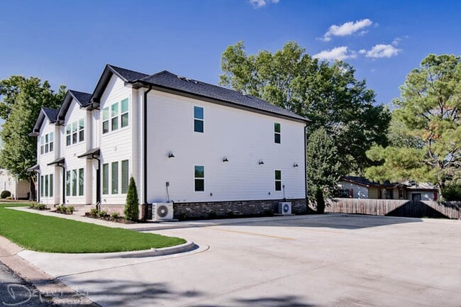 Building Photo - Mountain Home - New Construciton 1 Bedroom...