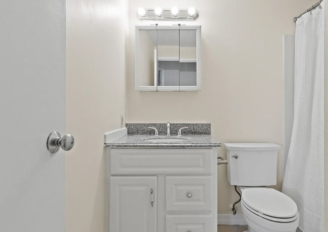 Building Photo - 148 Breakwater Dr