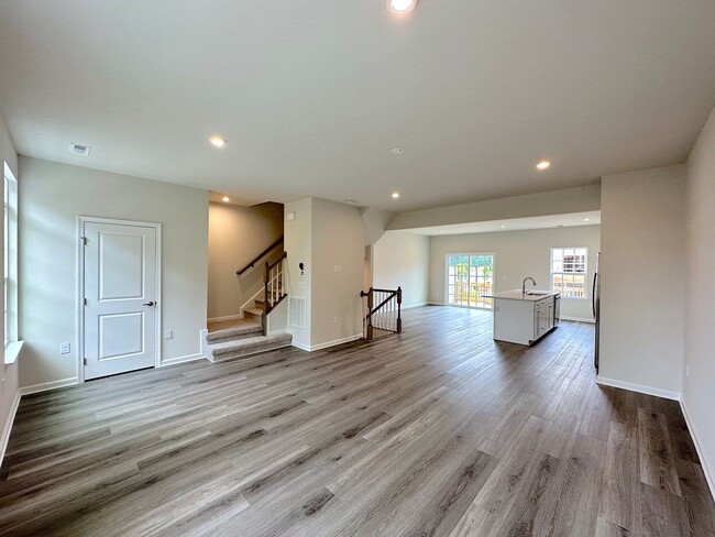 Building Photo - Brand New Townhome in 751 South Subdivision!