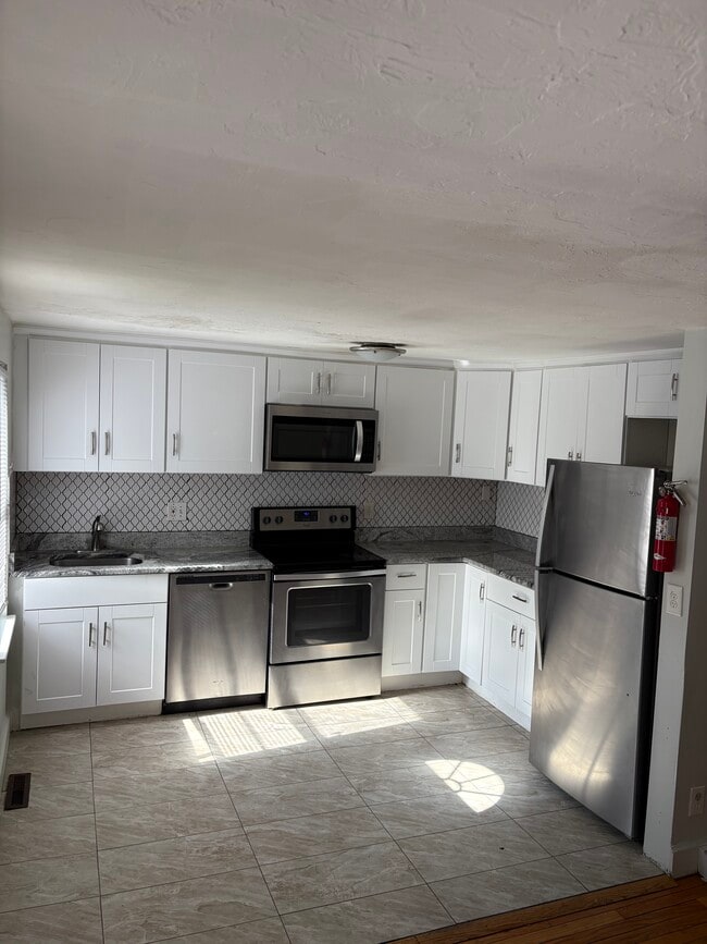Building Photo - 11 Brownell Cir
