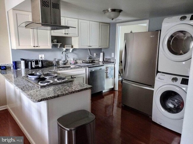 Building Photo - 1050 Ramsgate Ct
