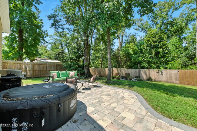 Foto del edificio - 706 Estates Cove Rd
