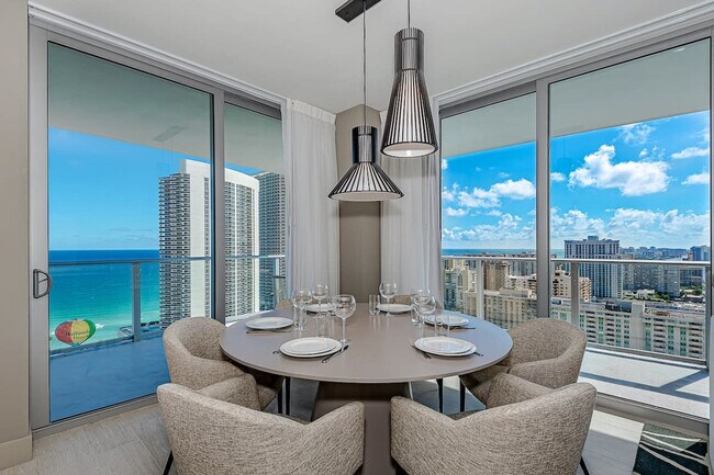 Building Photo - 4010 S Ocean Dr
