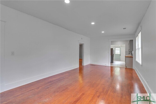 Building Photo - 1111 E 40th St