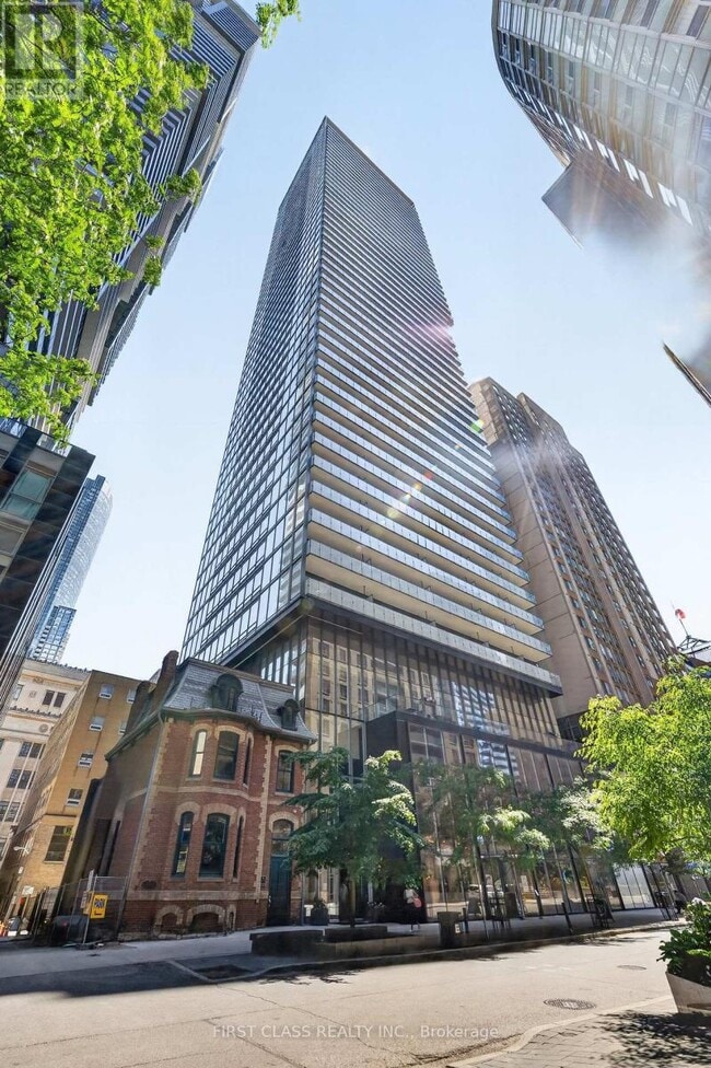 Building Photo - 15 Grenville St