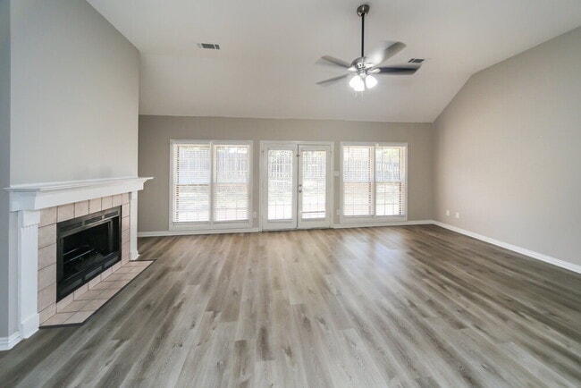 Building Photo - 554 N Sanga Rd