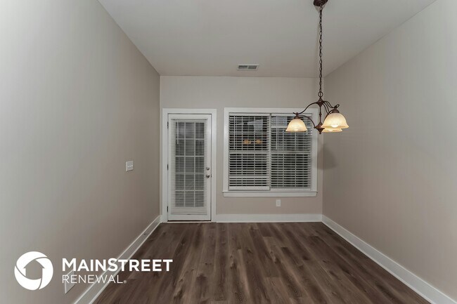 Foto del edificio - 6025 Kelly Creek Cir
