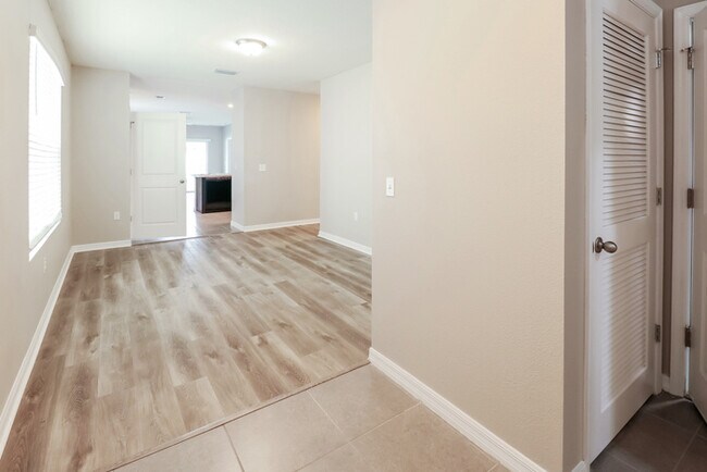 Foto del edificio - 10207 Mangrove Well Rd