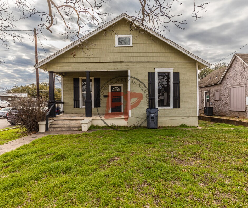 Primary Photo - 2300 Washington Ave