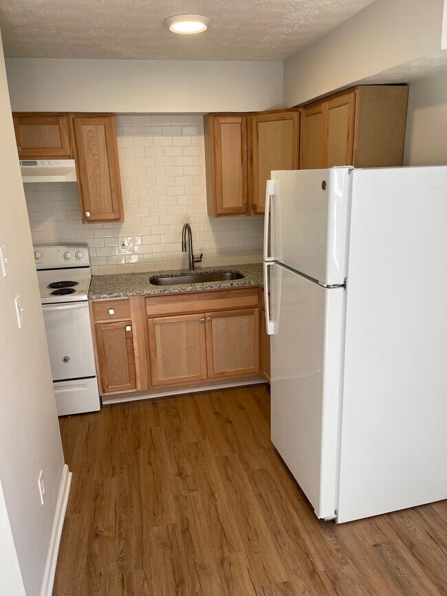 Kitchen - 6198 Michaelkenney Ln