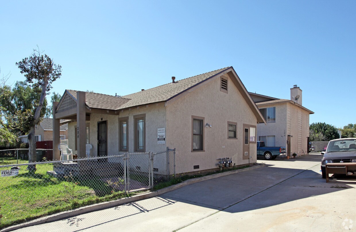 Primary Photo - 394 4th Ave