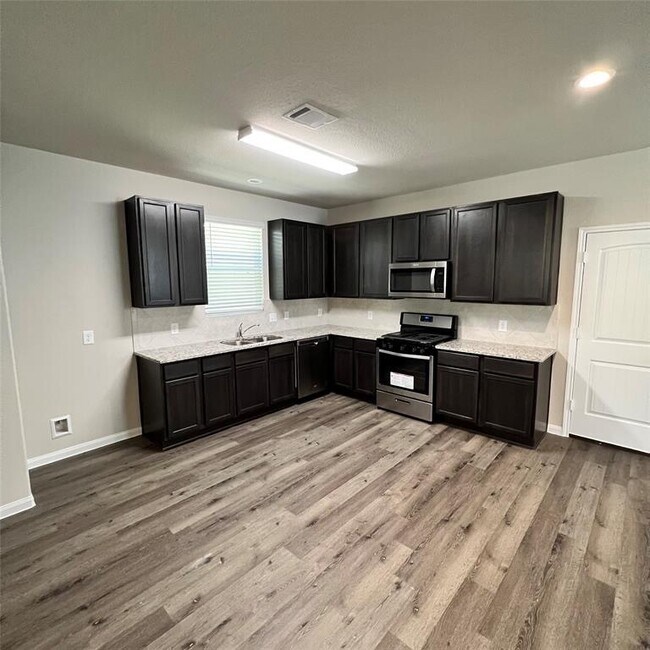 Foto del edificio - 25396 Grotto Falls Ln