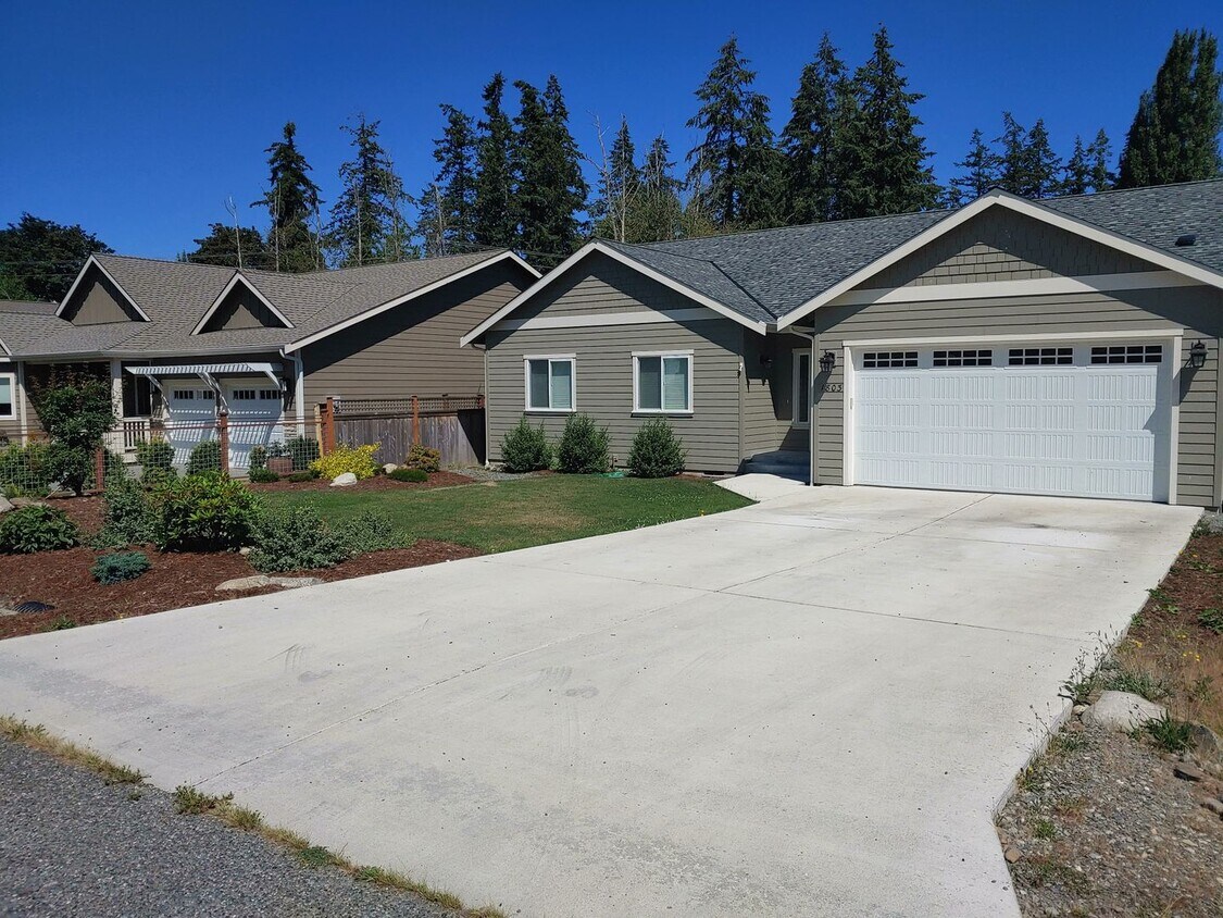 Primary Photo - Lovely Single Level Home In Freeland!