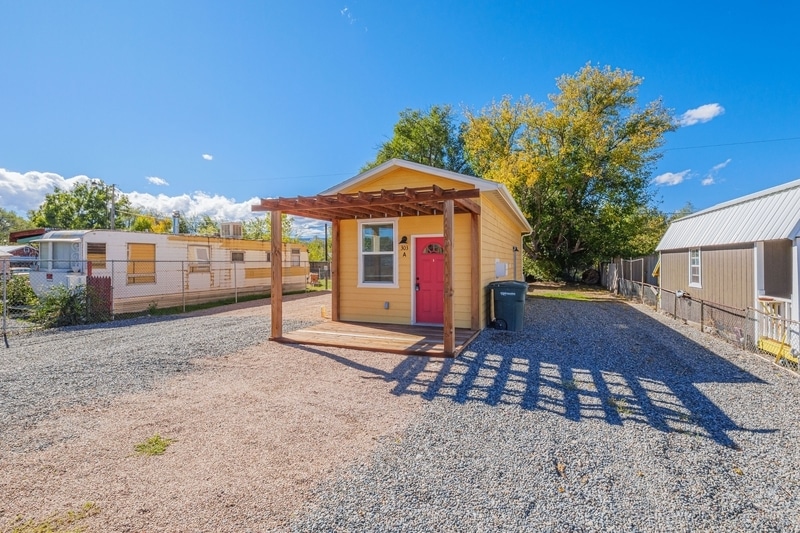 Foto principal - 303 Mountain View St