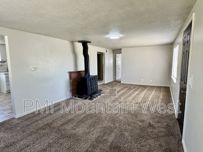 Foto del edificio - 2093 W 4400 S