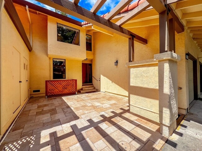 Building Photo - 39 Fountain Grove Cir