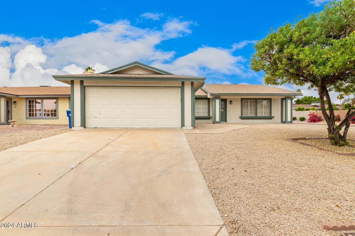 Foto principal - 6856 E Beverly Ln