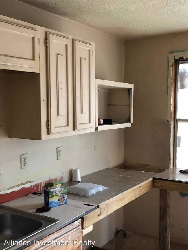 Building Photo - 2 br, 1 bath House - 2909 N Trosper Dr