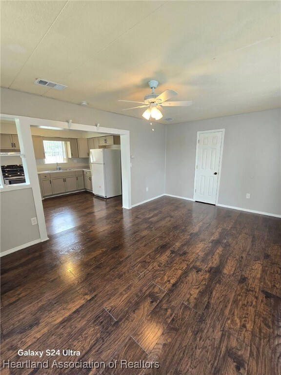 Building Photo - 106 Lake Rachard Dr